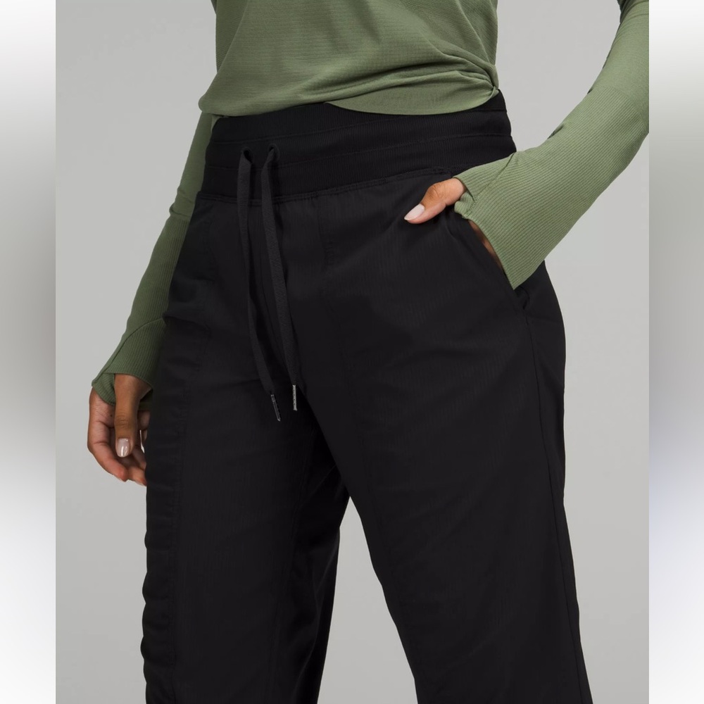 Women's LULULEMON black dance studio joggers long pants size 2